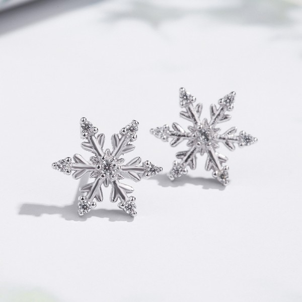 Lovely Girls Fashion Trend Christmas Snowflake Cubic Zirconia Earrings