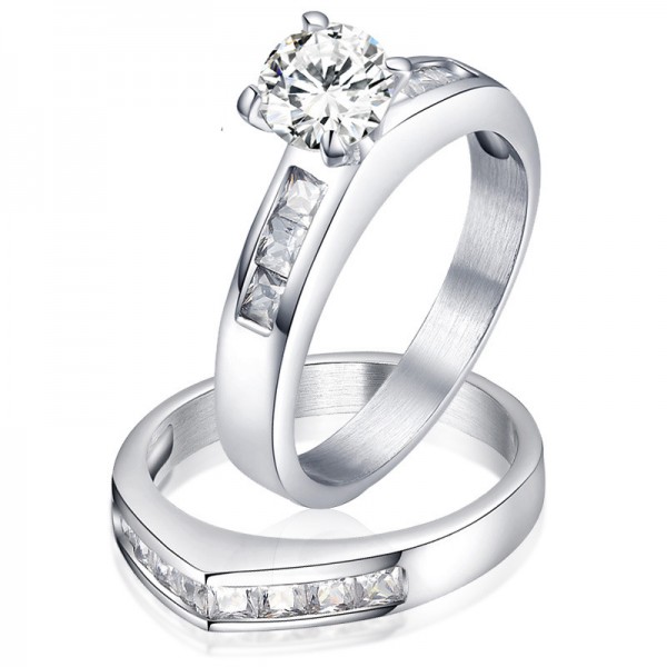 Titanium Silvery Ring For Couples Inlaid Cubic Zirconia Heart Design Elegant and Fashion