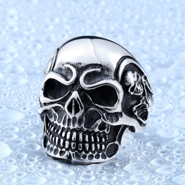 Personality large men's skull ring